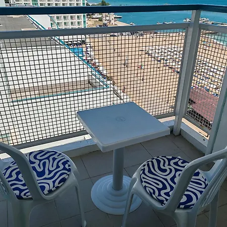 Studio-golden Sands Sea View-berlin Golden Apartament Warna